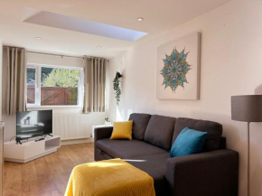 Stylish 1 Bedroom Flat with Parking in Oxford